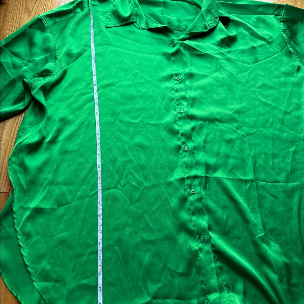 H&M Women's Green Oversized Satin Button-up Blouse - Picture 3 of 5